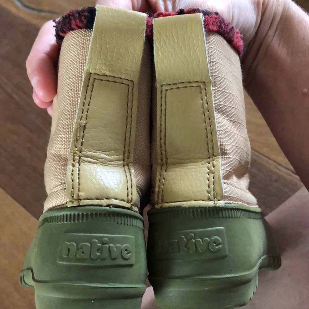 Native boots - Picture 3 of 5
